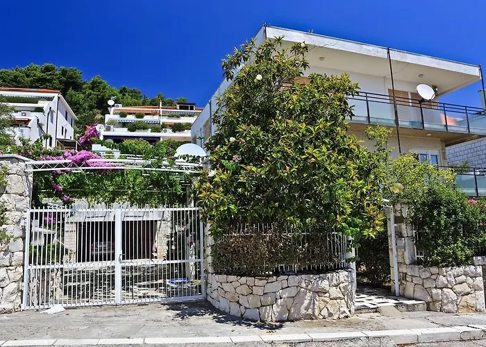 Meje Apartments